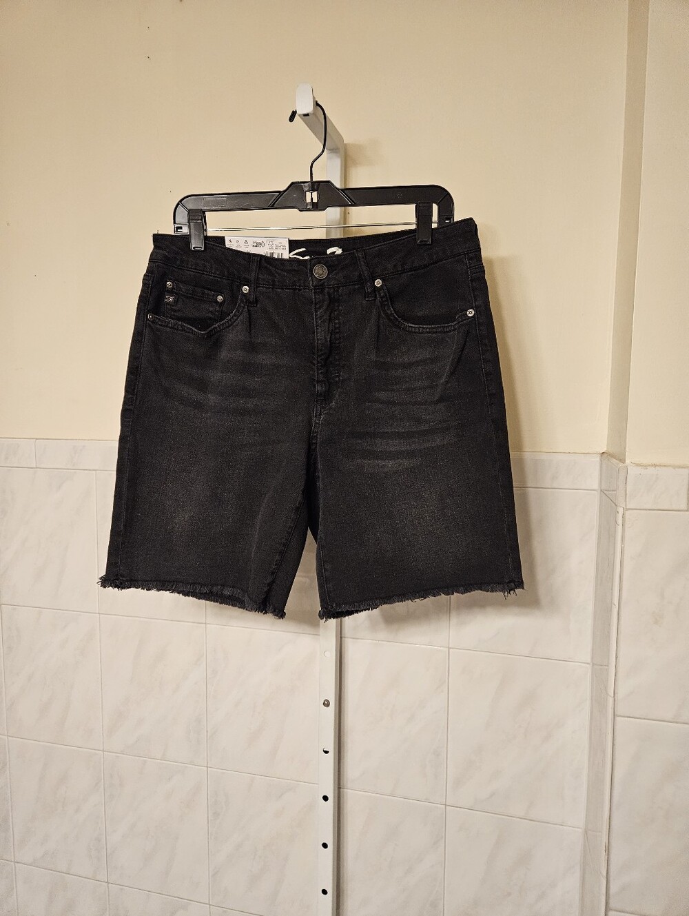 Seven7 Women Bermuda Shorts